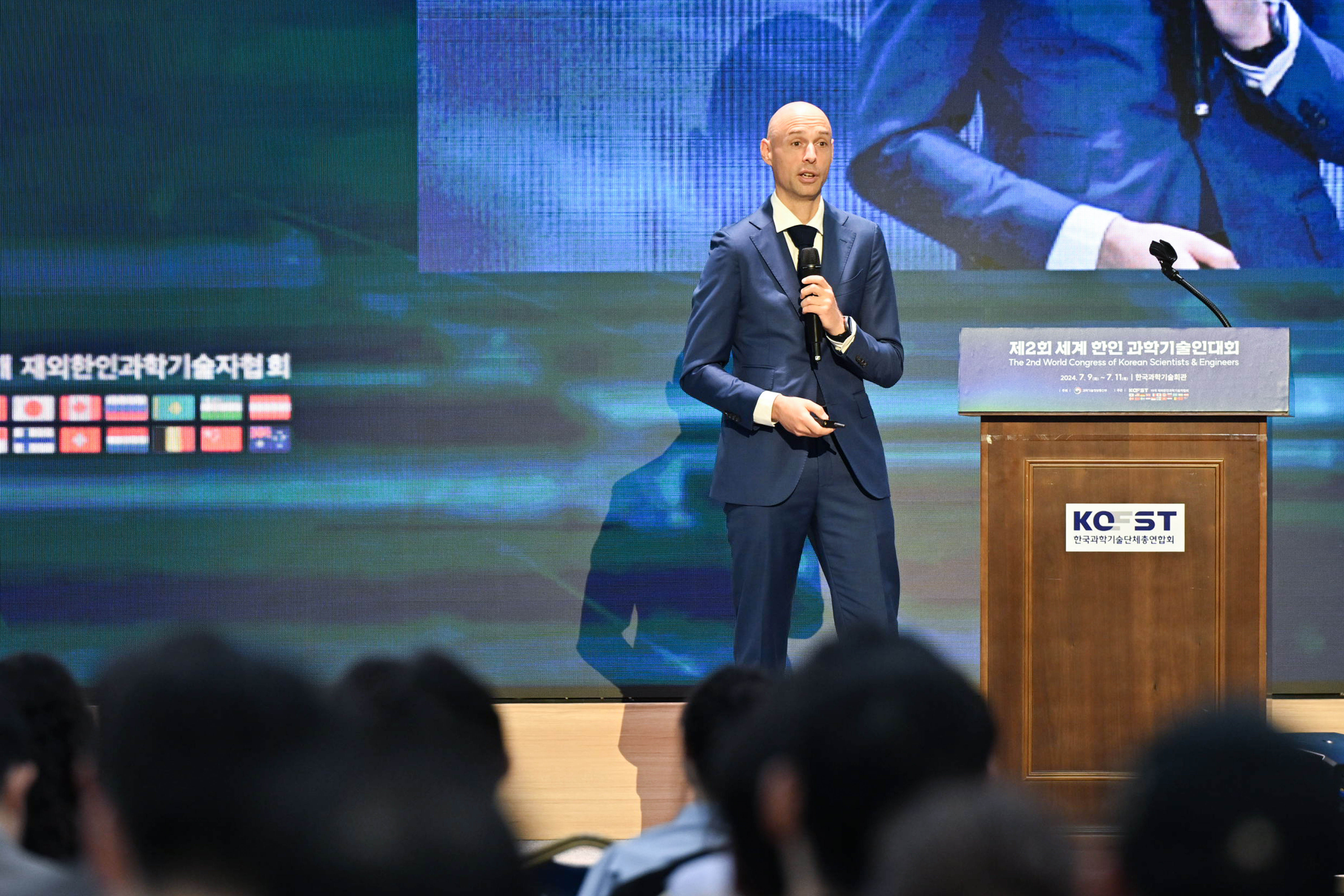  관련사진 1 보기